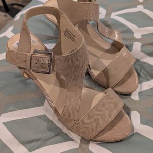 Women's Nine West Tan/Nude Sandal Heels 7